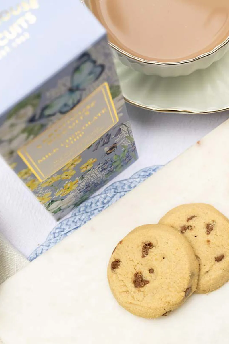 Farmhouse Biscuits Milk Chocolate Chip - Image 2