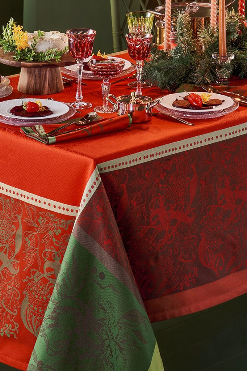 Garnier-Thiebaut Noel Fruite Tablecloth 69"x120" Rouge - Image 2