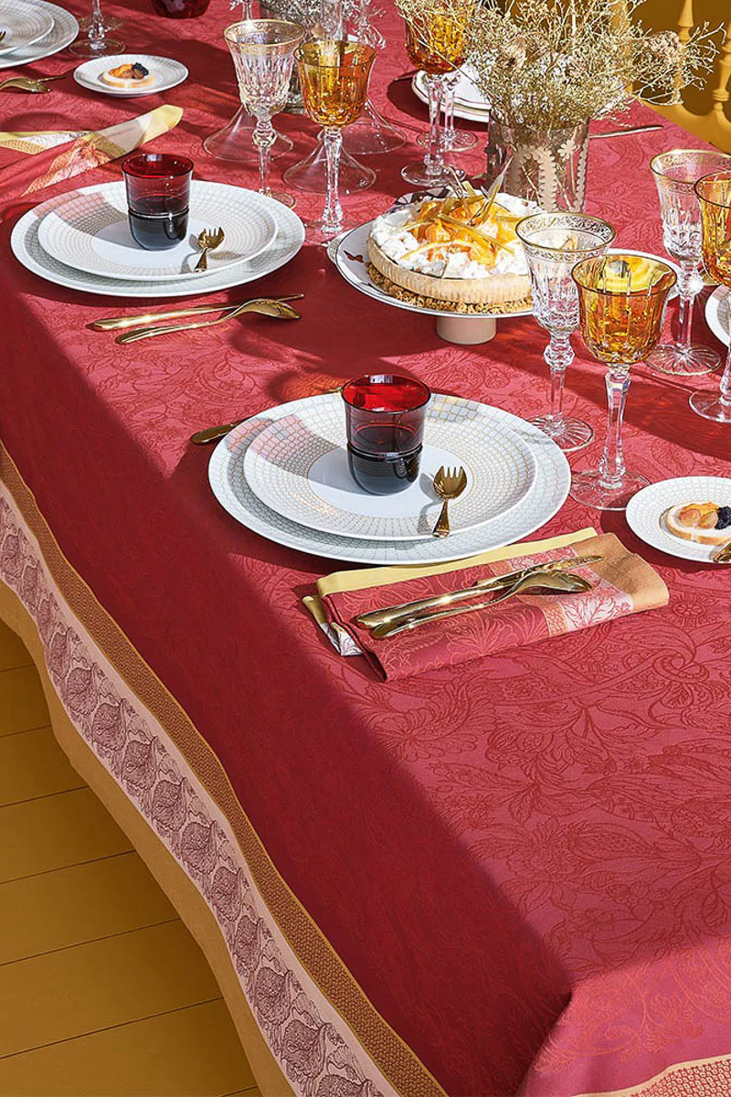 Garnier-Thiebaut Alexandria Tablecloth Rubis