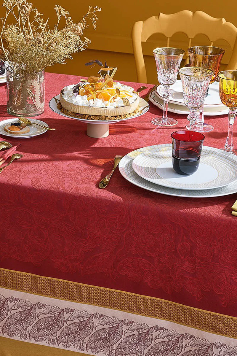 Garnier-Thiebaut Alexandria Tablecloth Rubis - Image 3