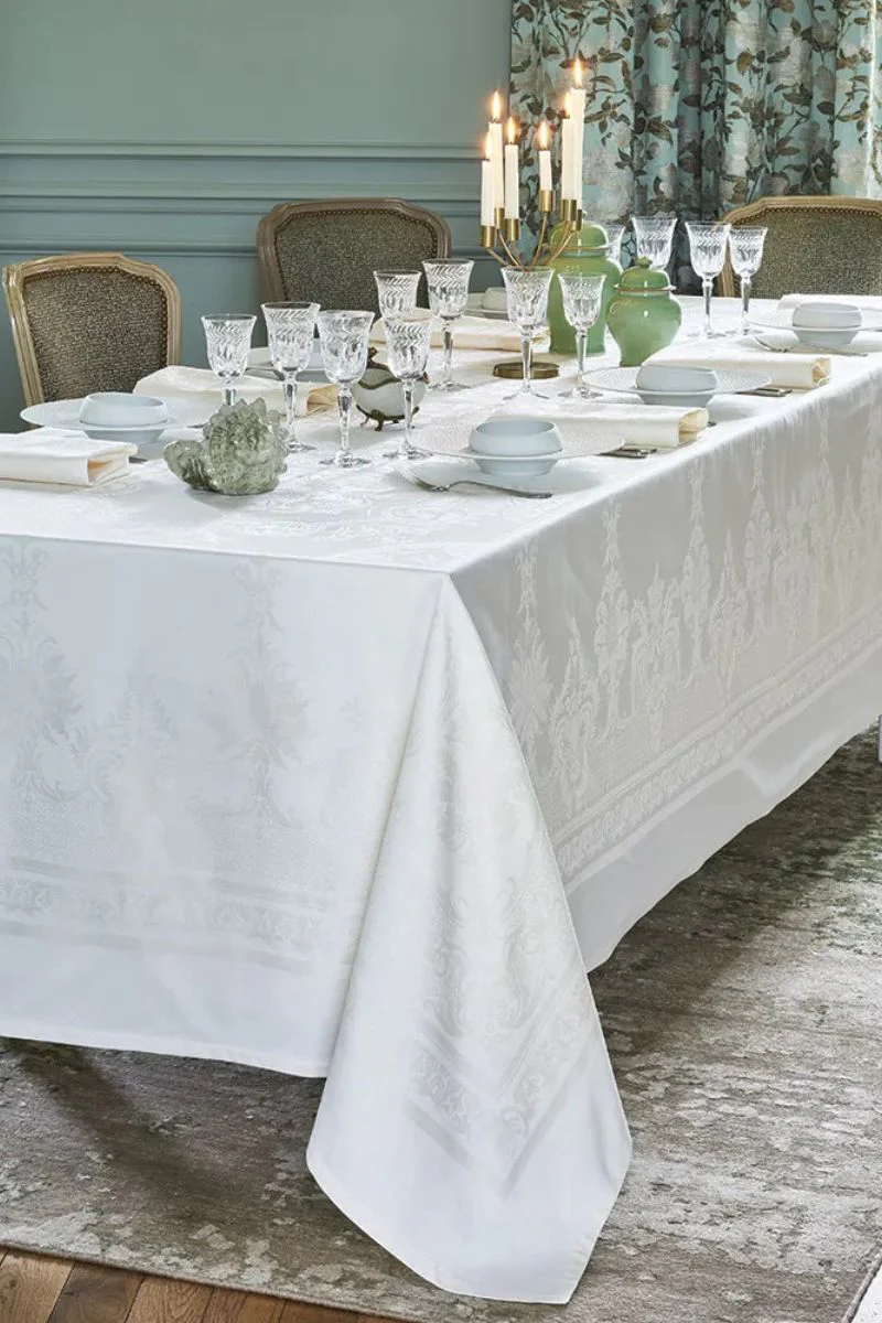 Garnier-Thiebaut Beauregard Tablecloth Blanc