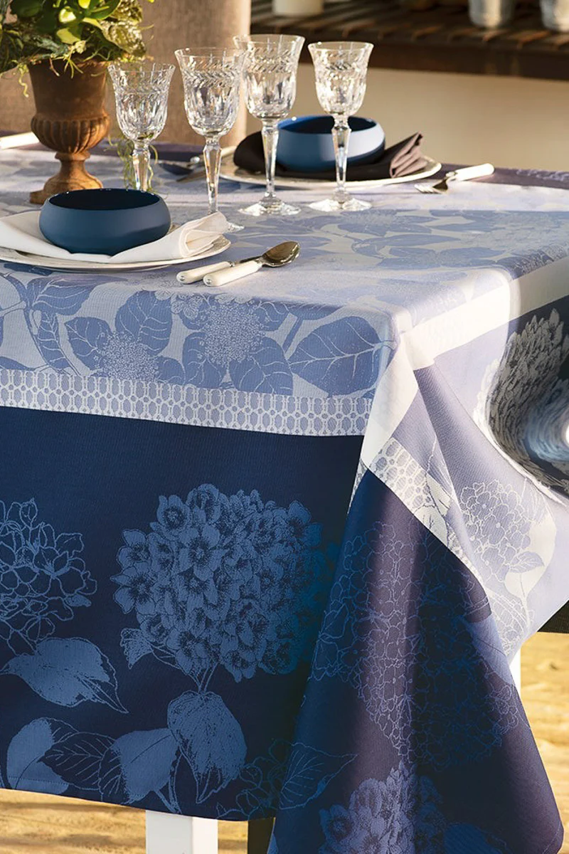 Garnier-Thiebaut Hortensias Tablecloth Bleu - Image 2