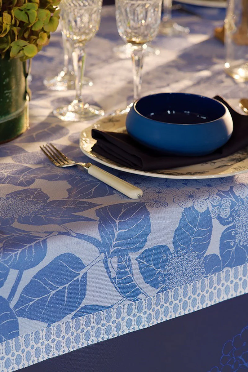 Garnier-Thiebaut Hortensias Tablecloth Bleu - Image 3