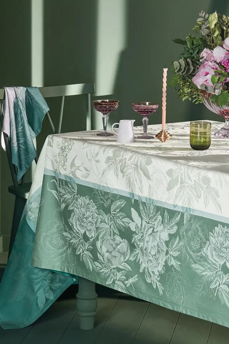 Garnier-Thiebaut Jardin De Pivoines Tablecloth Vert - Image 4