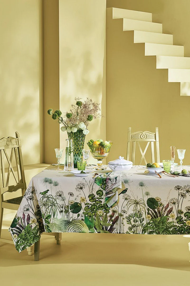 Garnier-Thiebaut Nenuphars Tablecloth Parchemin