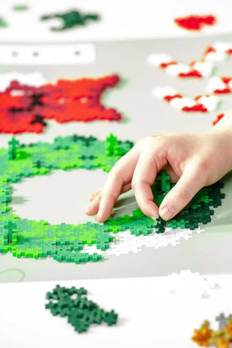 Plus-Plus Wreath Puzzle By Number 500 pieces - Image 2