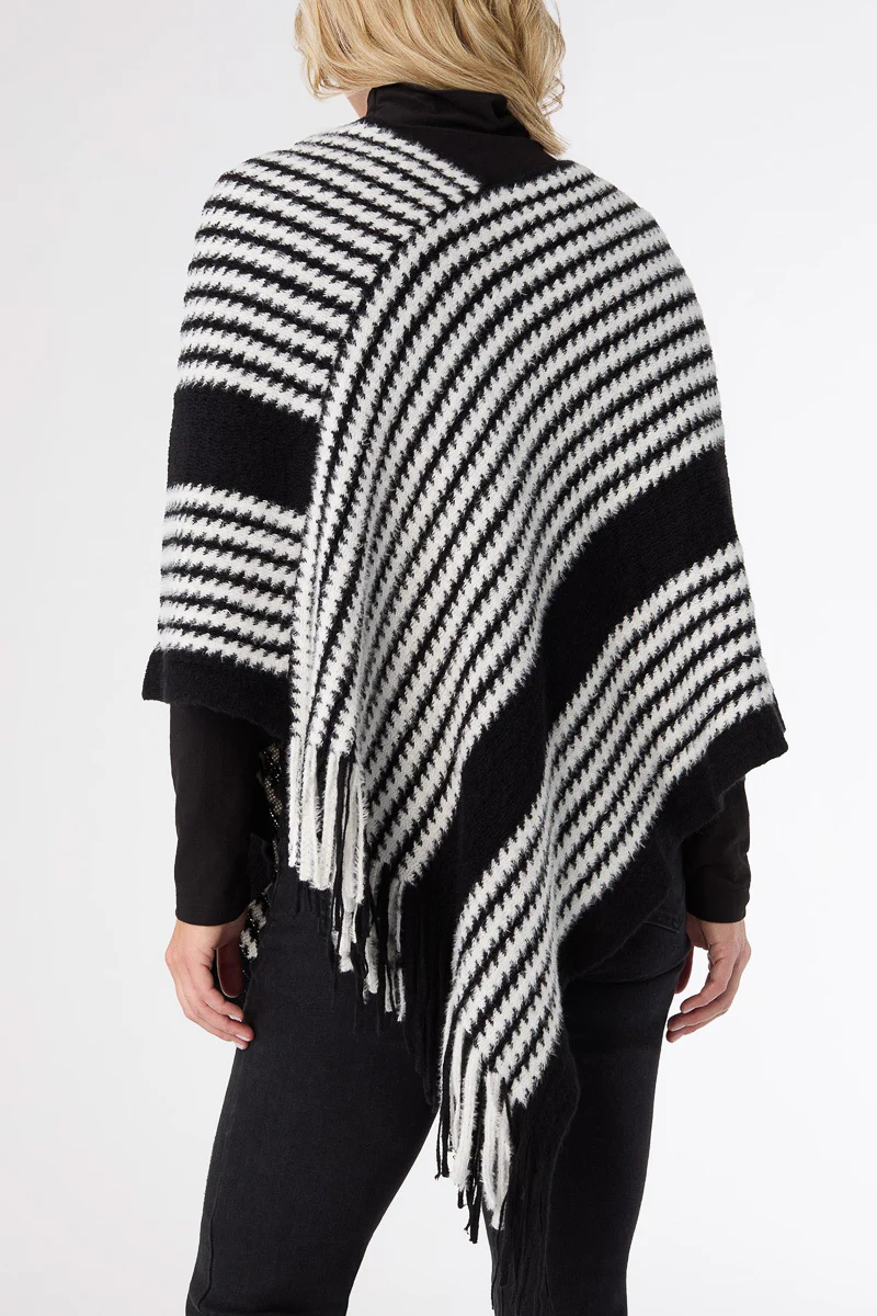 Sansa Poncho Black & White - Image 2