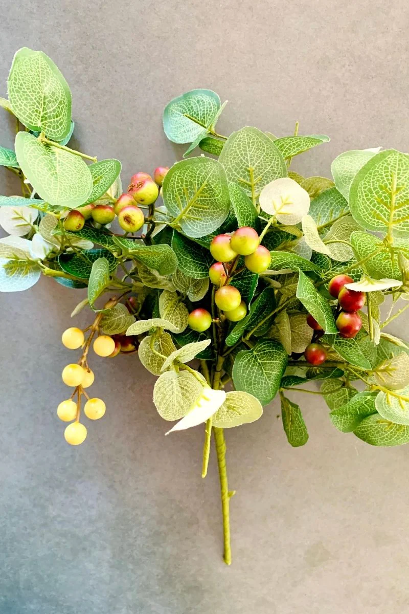 SILK EUCALYPTUS BRRY SPRAY 18"
