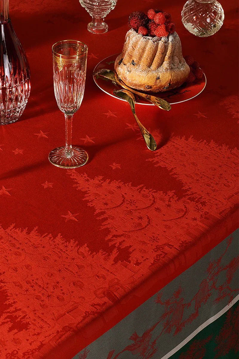 Garnier-Thiebaut Cadeaux De Noel Tablecloth 69"x100" Rouge - Image 2