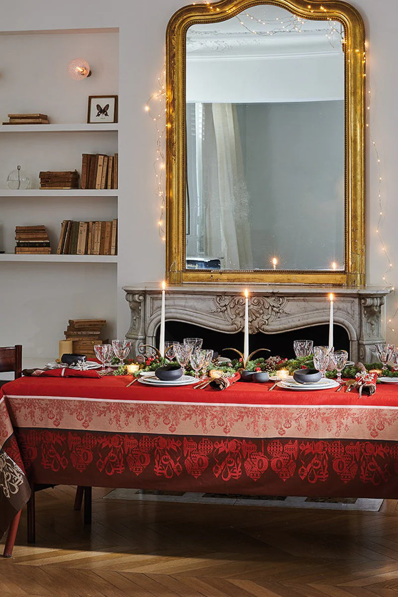 Garnier-Thiebaut Couronne De Noel Tablecloth 69"x100" Rouge