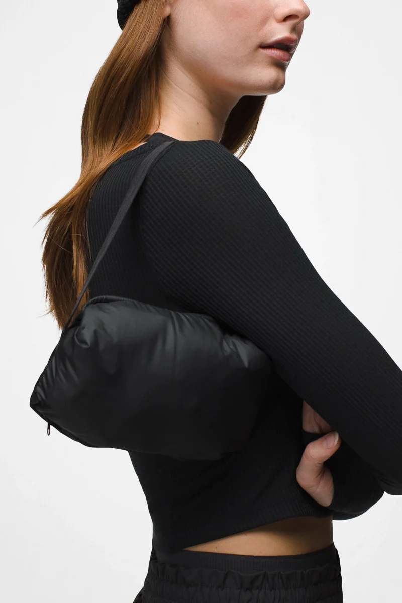 Women's Insulated Ice Flow Vest Medium Black - Image 2